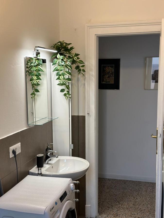 Xenia Apartments - Bright And Elegant Apartment Милано Екстериор снимка
