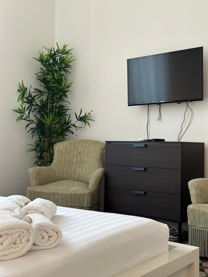 Xenia Apartments - Bright And Elegant Apartment Милано Екстериор снимка