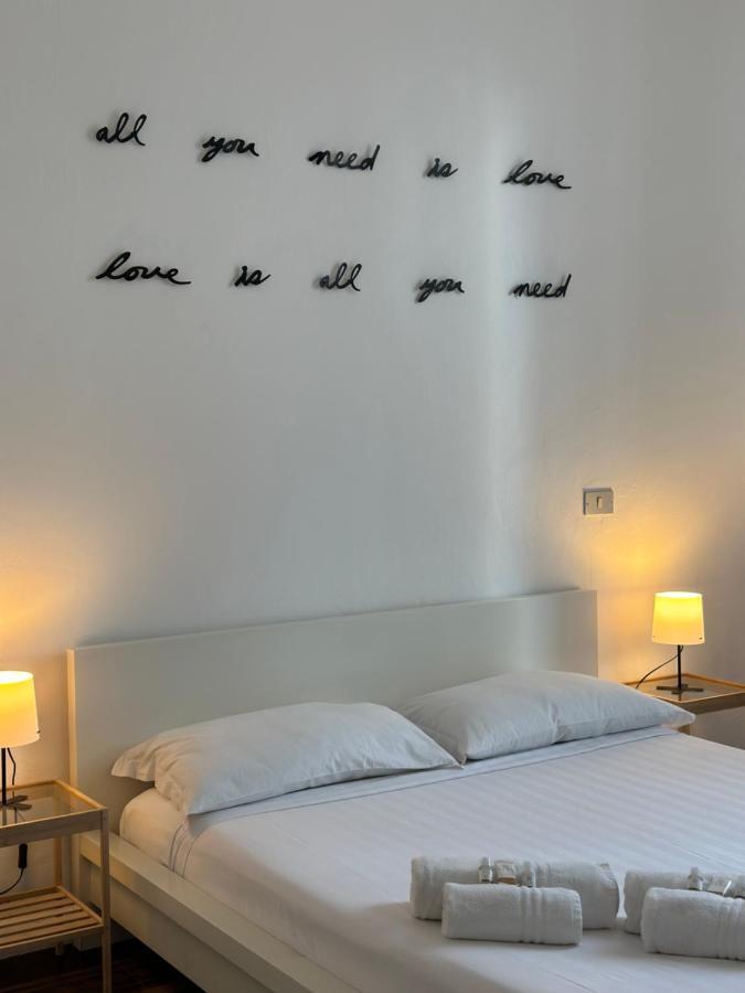 Xenia Apartments - Bright And Elegant Apartment Милано Екстериор снимка