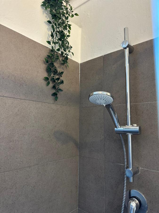 Xenia Apartments - Bright And Elegant Apartment Милано Екстериор снимка