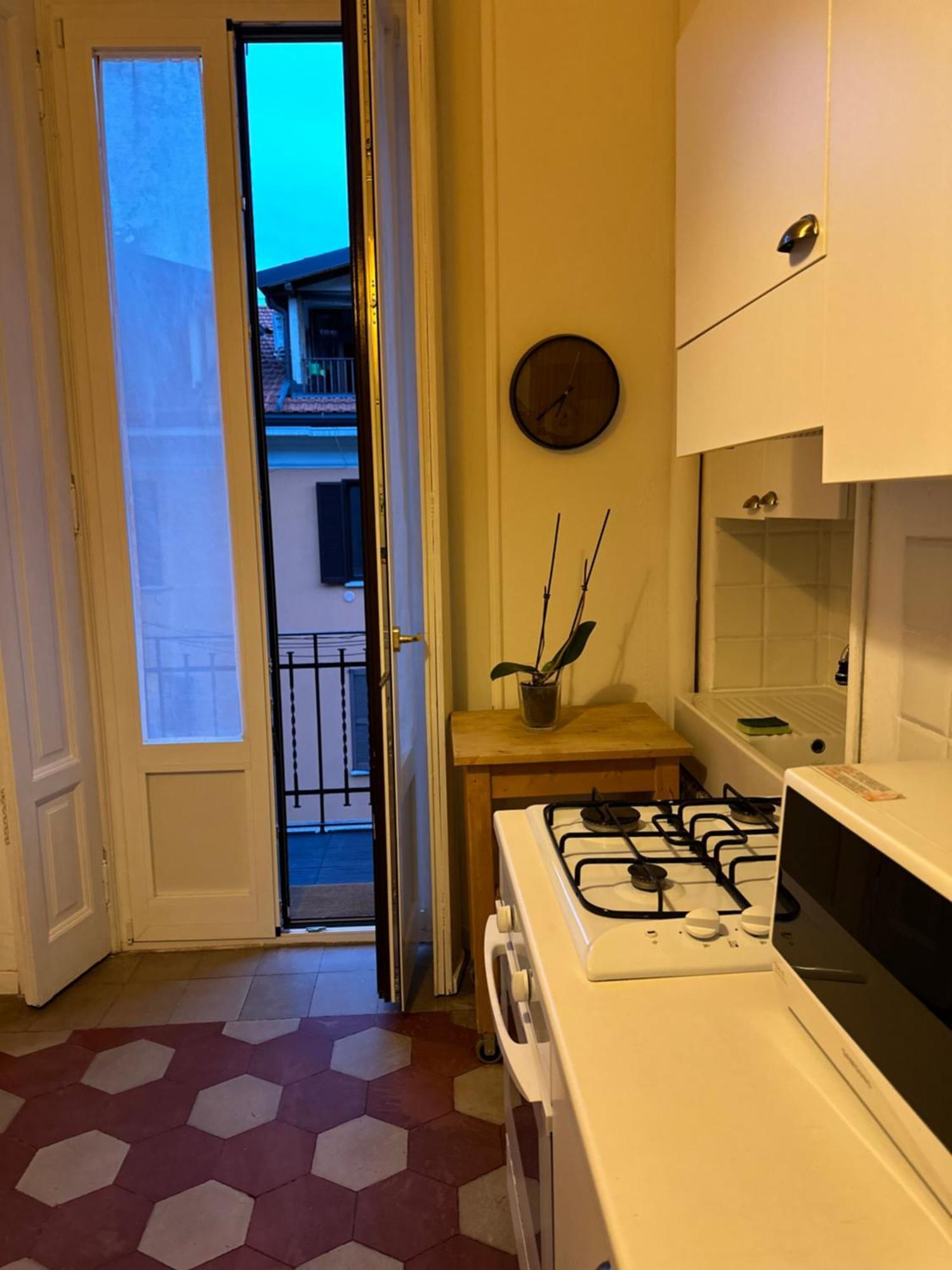 Xenia Apartments - Bright And Elegant Apartment Милано Екстериор снимка