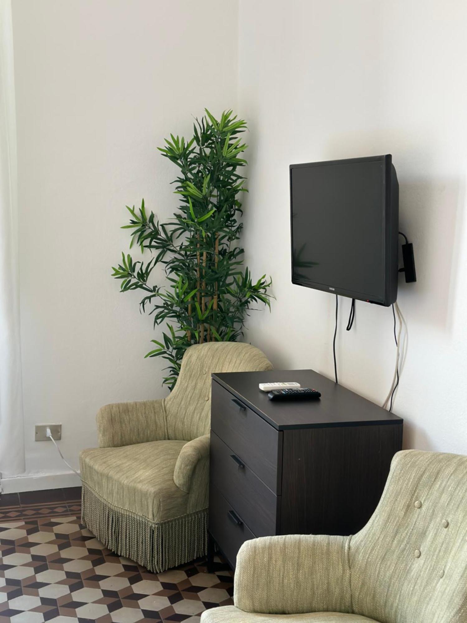 Xenia Apartments - Bright And Elegant Apartment Милано Екстериор снимка